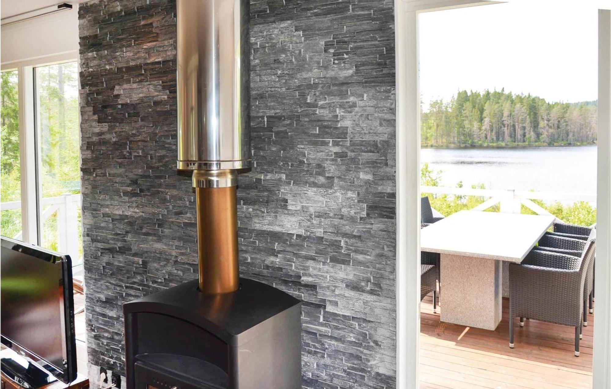 Nice Home In Sunne With Jacuzzi Alvsatern Exteriér fotografie