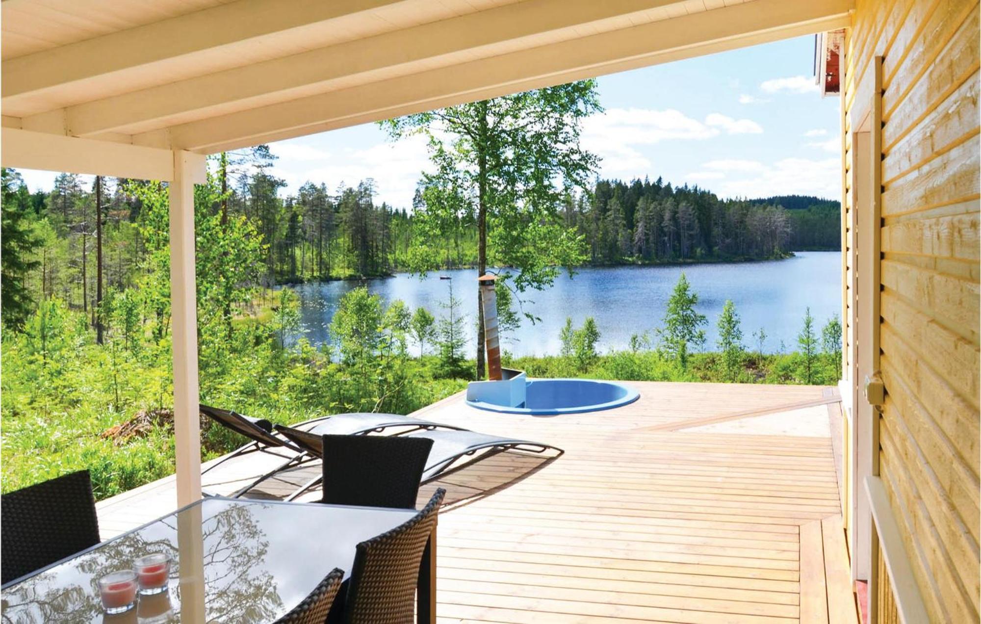 Nice Home In Sunne With Jacuzzi Alvsatern Exteriér fotografie